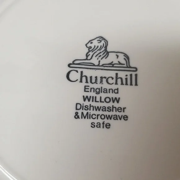 💥 CHURCHILL BLUE WILLOW PATTERN, ENGLAND- 2 - 10.25" Dinner Plates,1 Cup - Picture 3 of 7